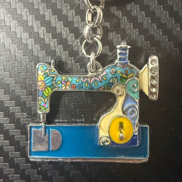Colorful Sewing Machine Keychain - Picture 2 of 3